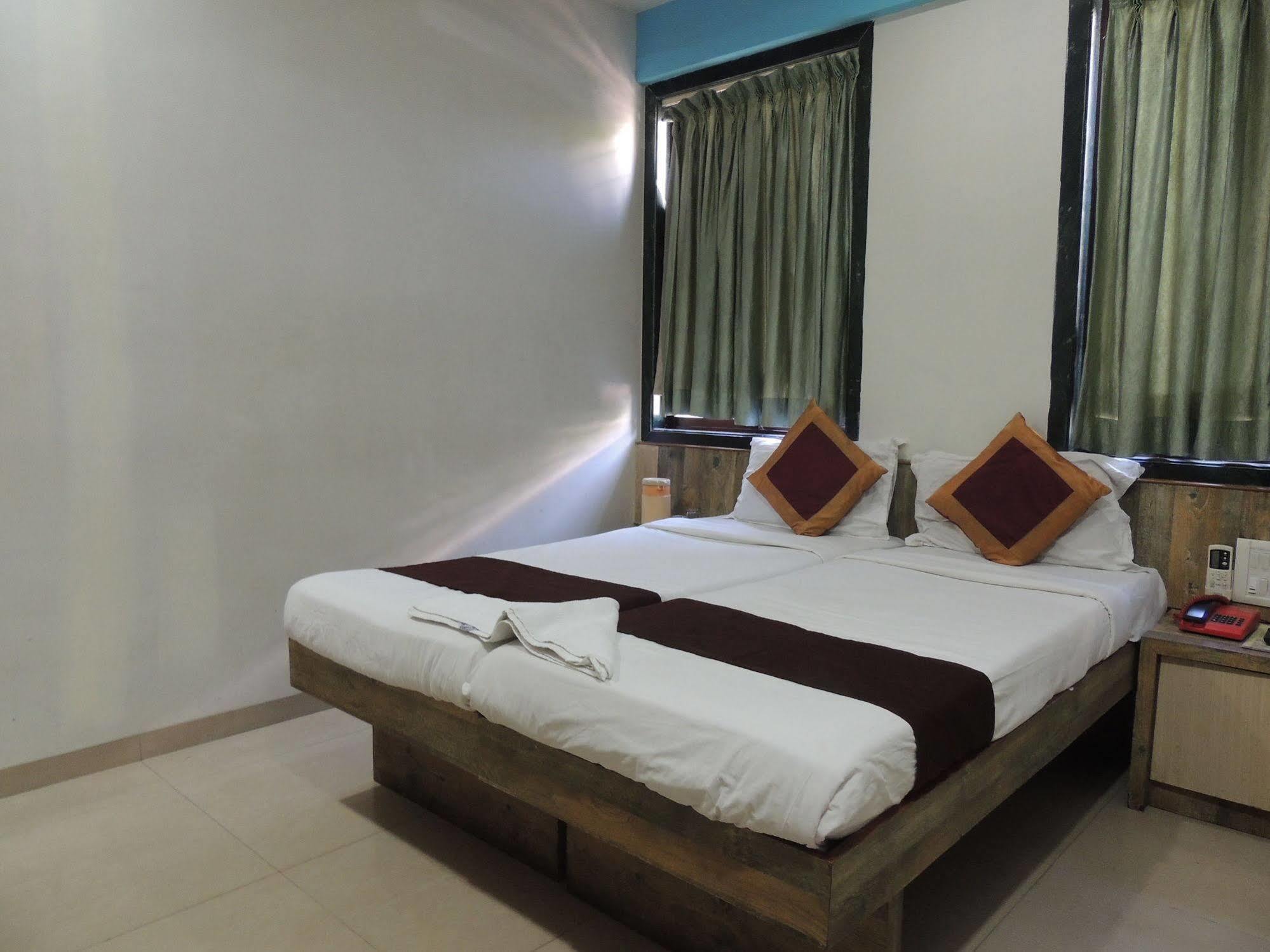 Fabhotel Galaxy Suite Mumbai Exterior photo
