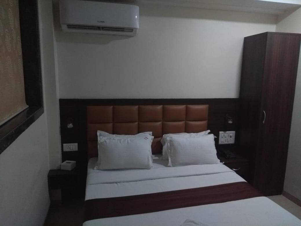 Fabhotel Galaxy Suite Mumbai Exterior photo