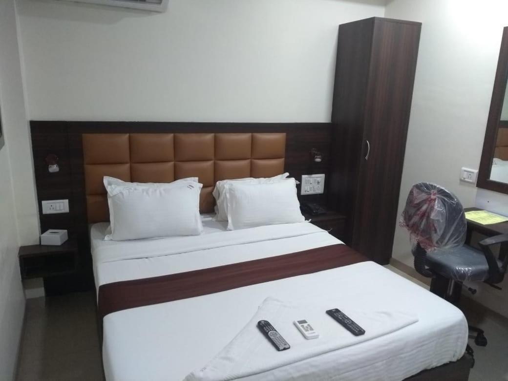Fabhotel Galaxy Suite Mumbai Exterior photo
